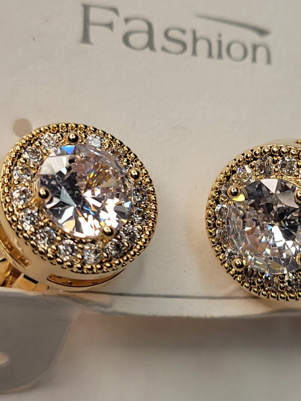 Womens Crystal Clip On Earrings Elegant Glitter Mini Earrings NEW - Picture 3 of 13